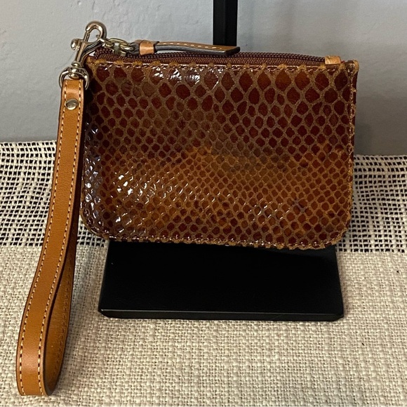 DOONEY & BOURKE / Brown Reptile Coin Wristlet Wallet - Picture 2 of 6